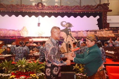 Wayang kulit di HUT 78 TNI 