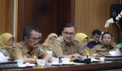 Tiga Delegasi Luar Negeri 