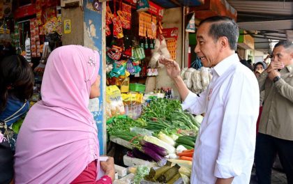 Kunjungi Pasar Dukuh Kupang