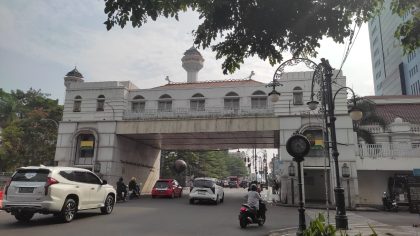 Jembatan Instagramable membelah 