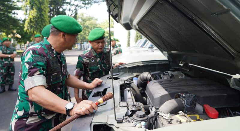 Mayjen TNI Kosasih Serahkan 27 Unit Kendaraan Taktis Maung