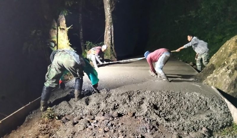 Capai 609 Meter, Pengecoran Jalan di Desa Cipelah Oleh Satgas TMMD Kodim 0624/Kab. Bandung